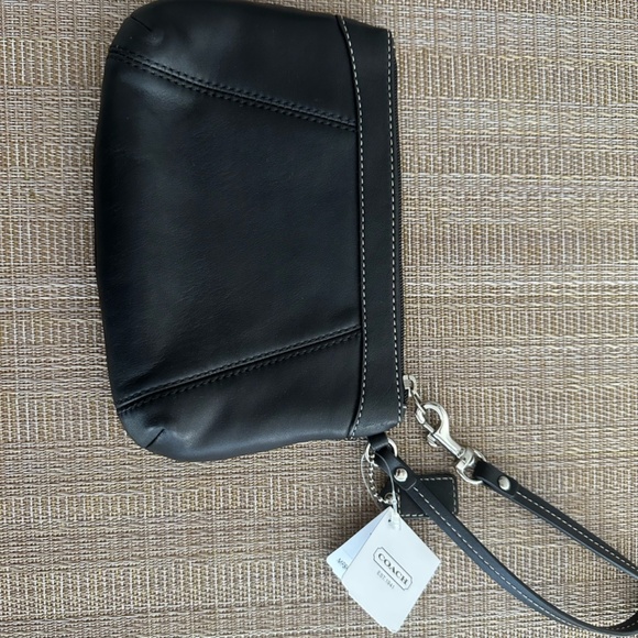 NWT Coach Leather Pleated Medium Wristlet - Black - Picture 6 of 8